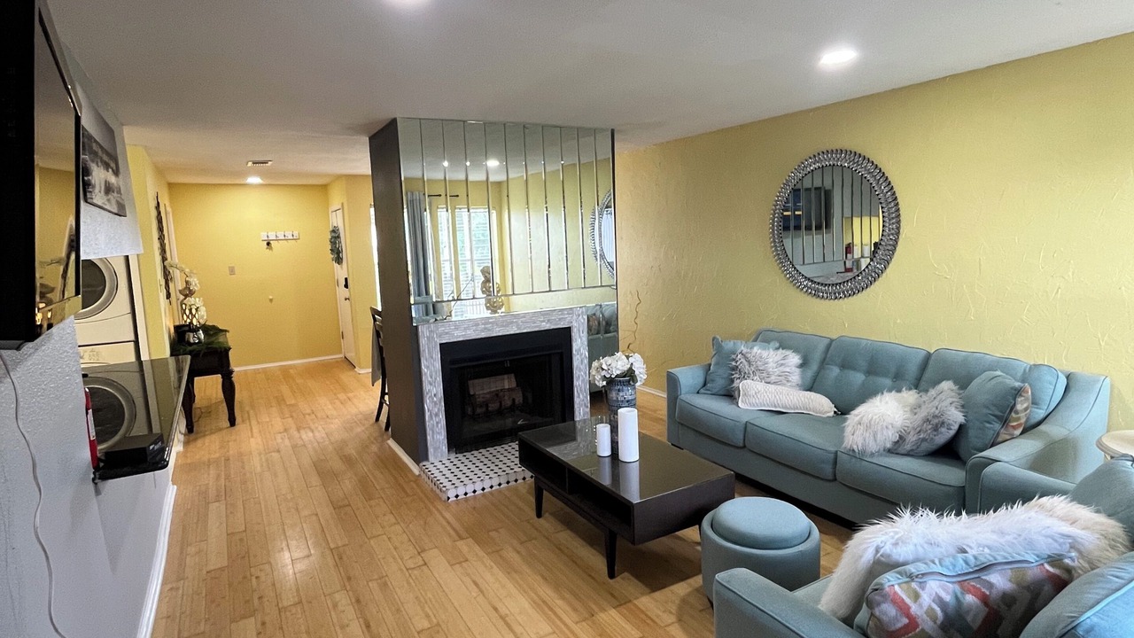 Photo of Livingroom in Lake Jackson