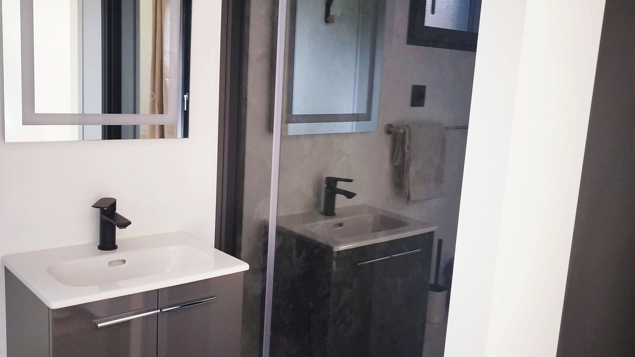 Photo of Bathroom in Sevres-Anxaumont