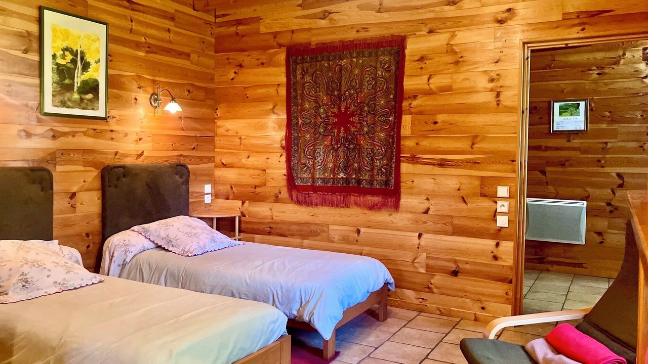 Photo of Bedroom in Felines