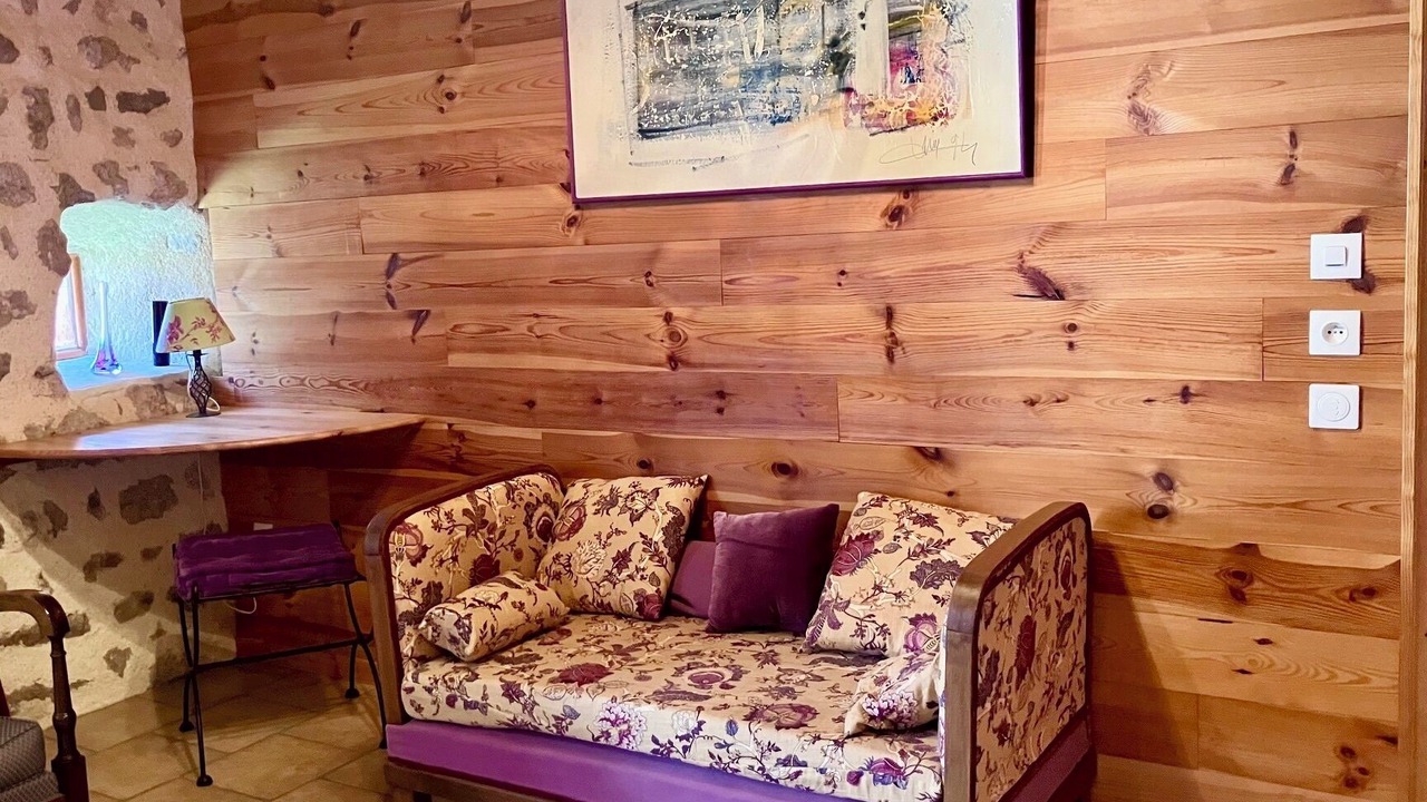 Photo of Livingroom in Felines