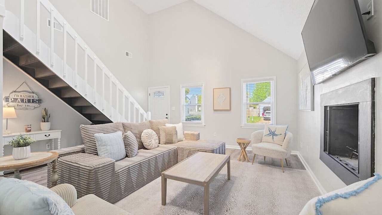 Photo of Livingroom in Norfolk - Virginia Beach