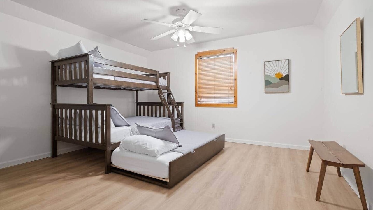 Photo of Bedroom in Benton