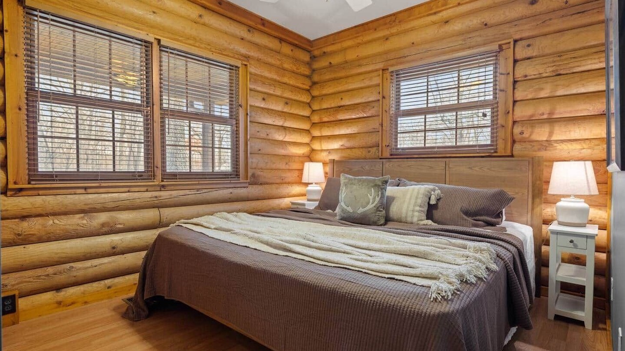 Photo of Bedroom in Benton