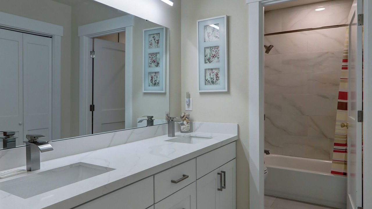 Photo of Bathroom in East Lake Hills