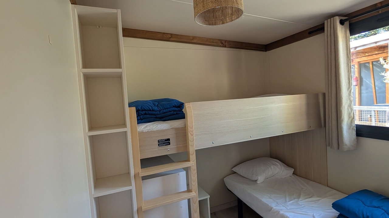 Photo of Bedroom in Vaulnaveys-le-Bas