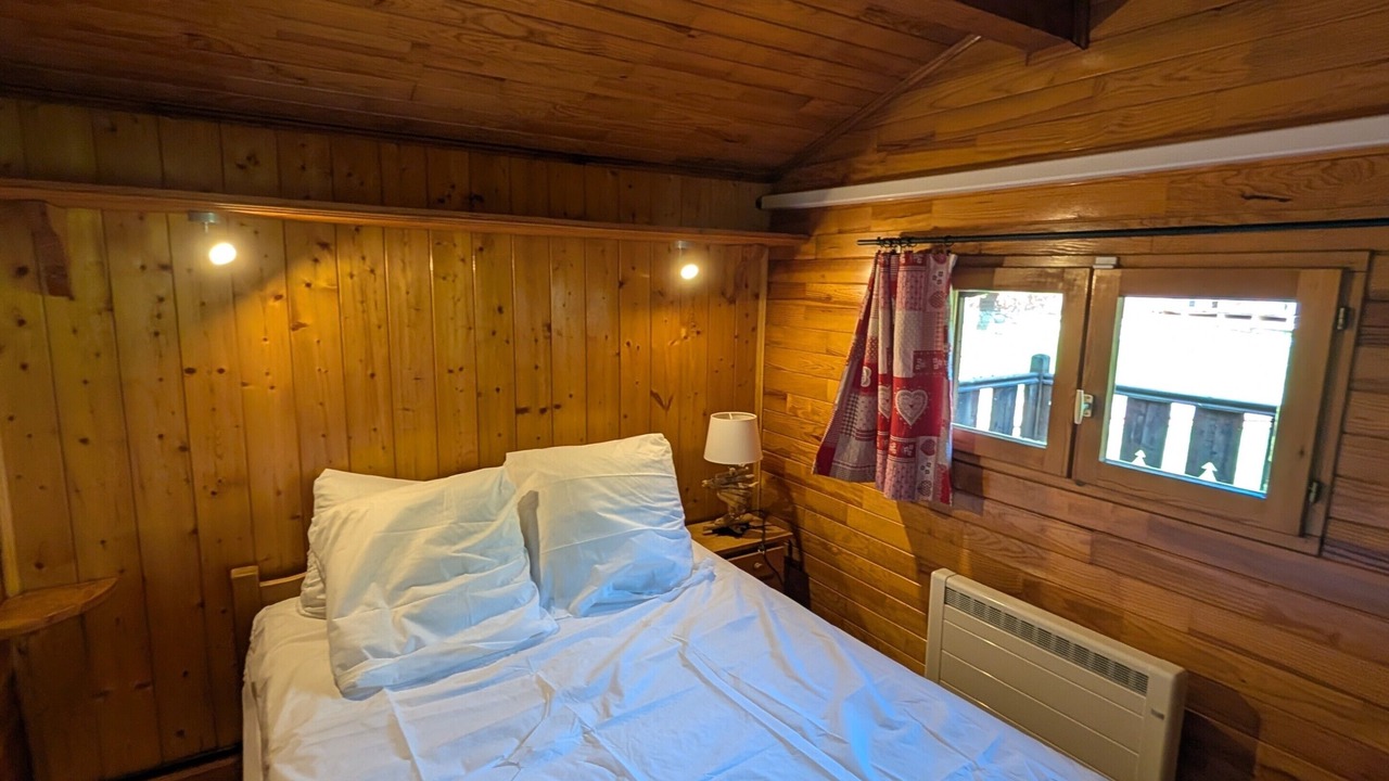 Photo of Bedroom in Vaulnaveys-le-Bas