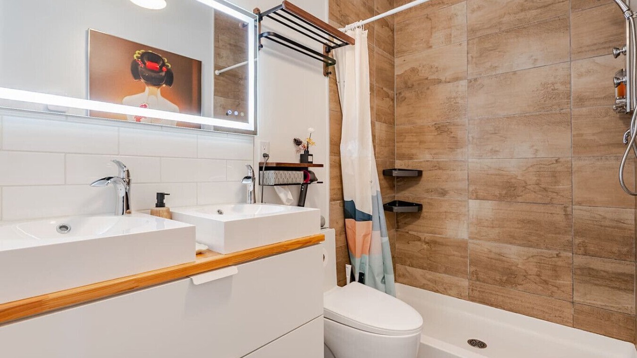 Photo of Bathroom in Plateau Mont Royal