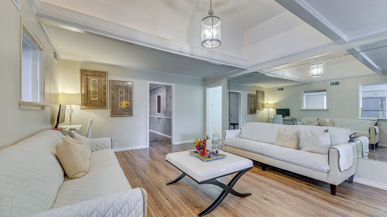 Photo of Livingroom in Northwest Dallas
