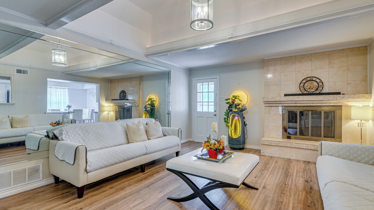 Photo of Livingroom in Northwest Dallas