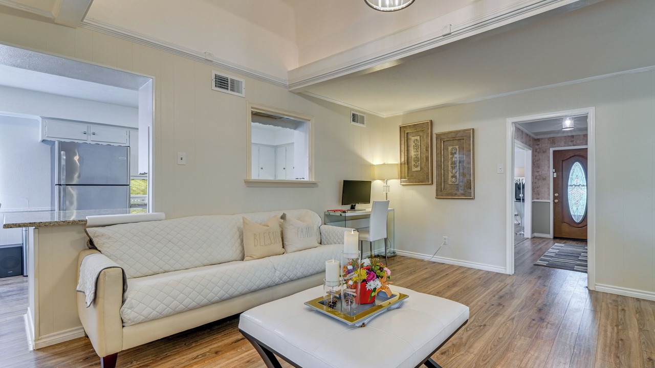 Photo of Livingroom in Northwest Dallas