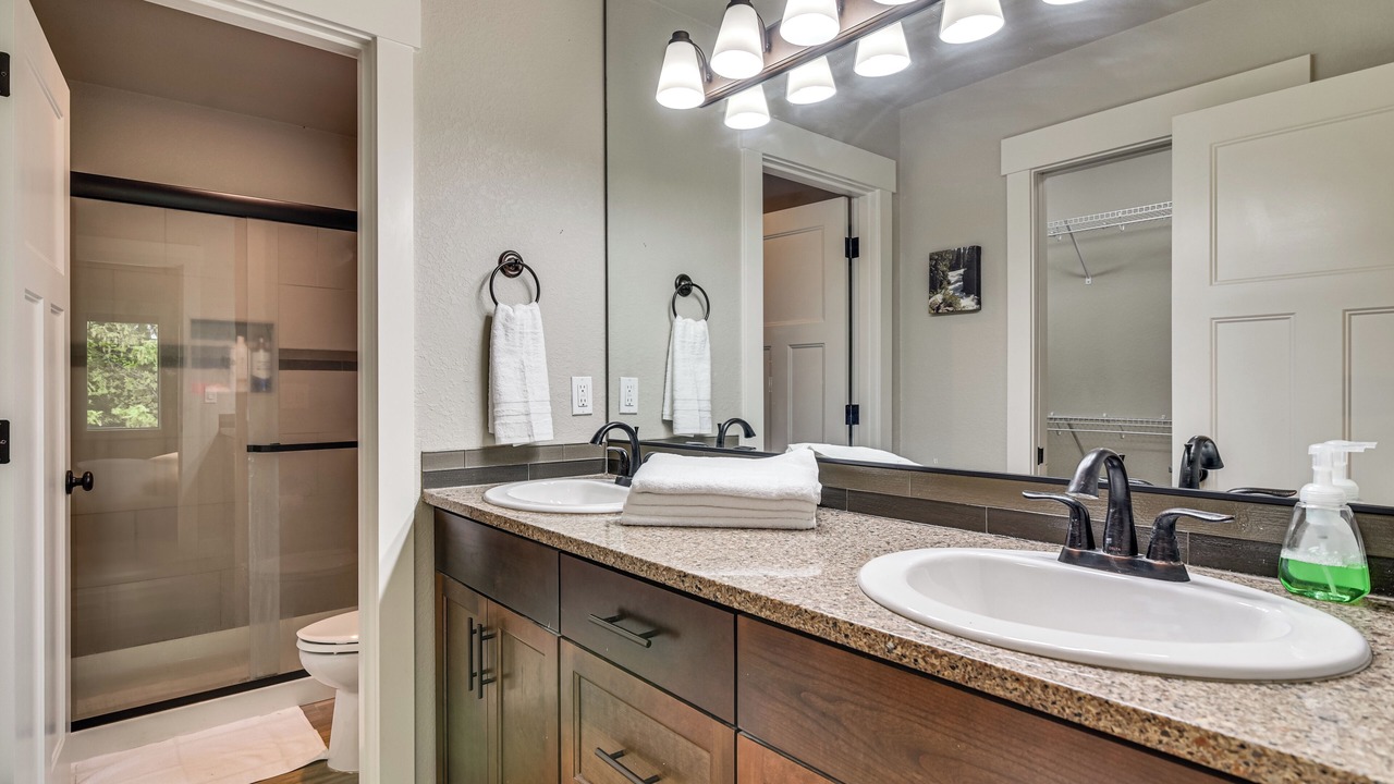 Photo of Bathroom in Sandy