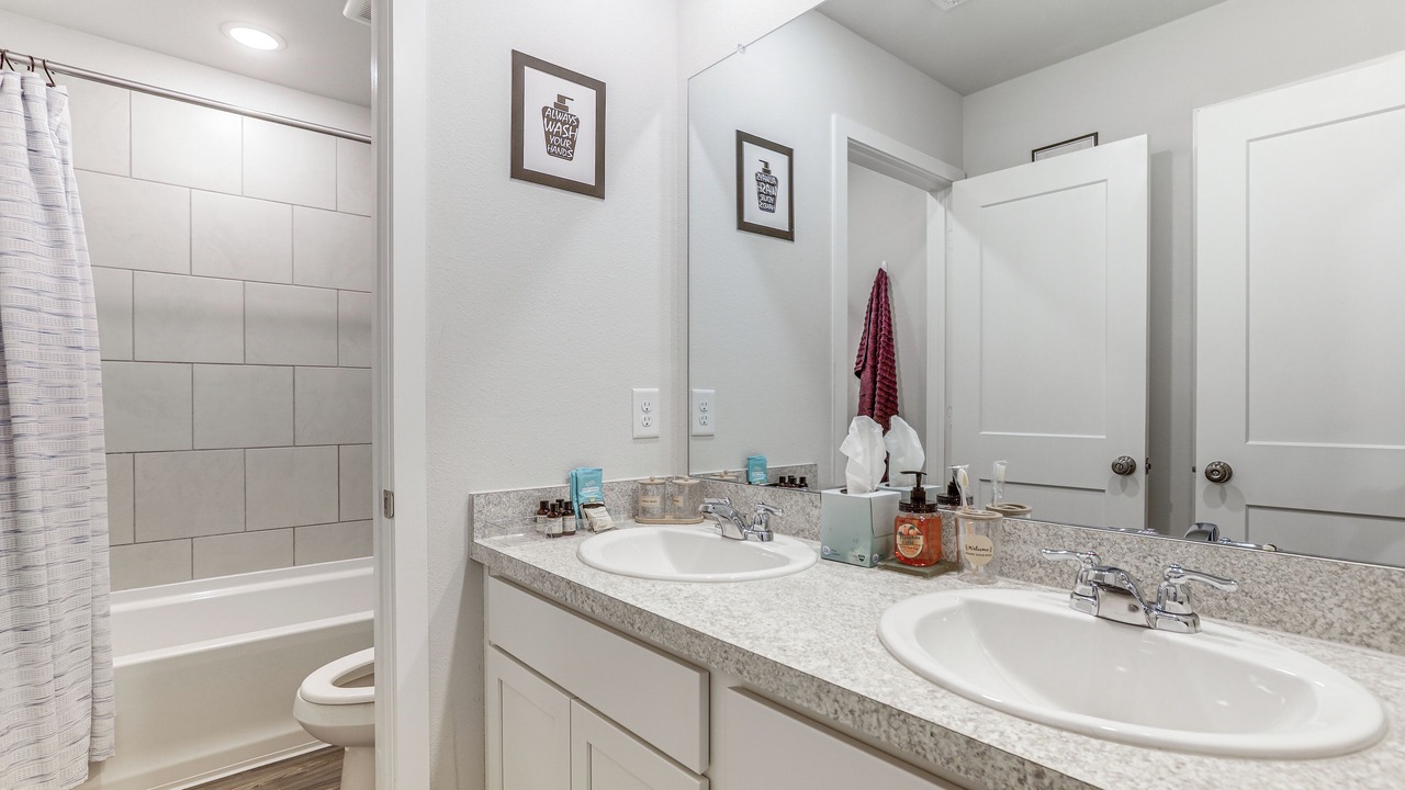 Photo of Bathroom in Porter