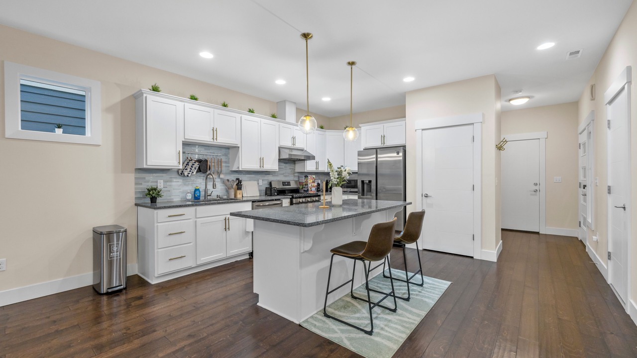 Photo of Kitchen in White Center