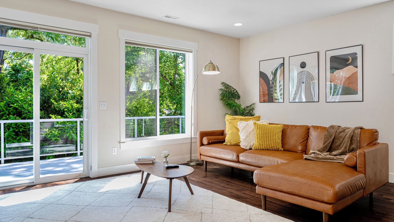 Photo of Livingroom in White Center