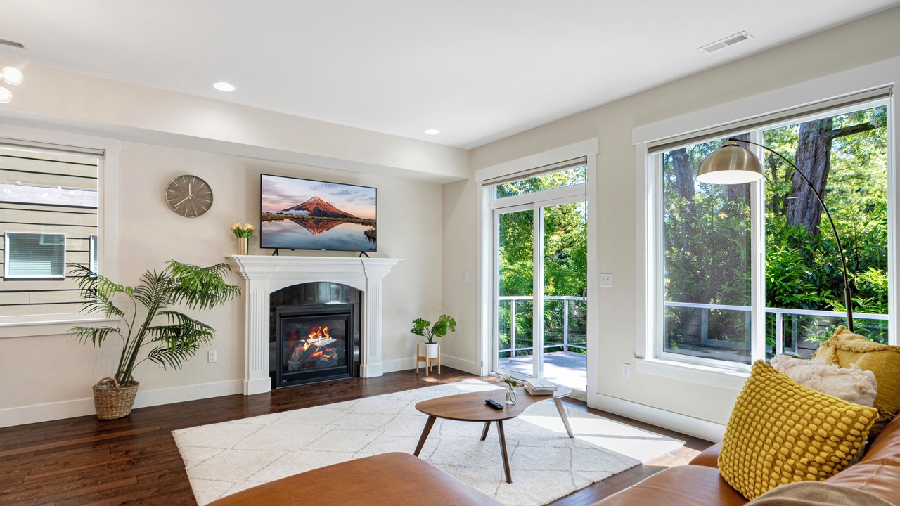 Photo of Livingroom in White Center