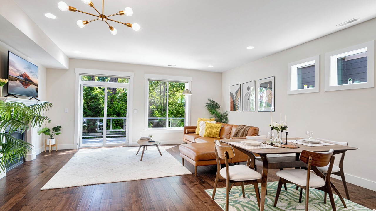 Photo of Livingroom in White Center