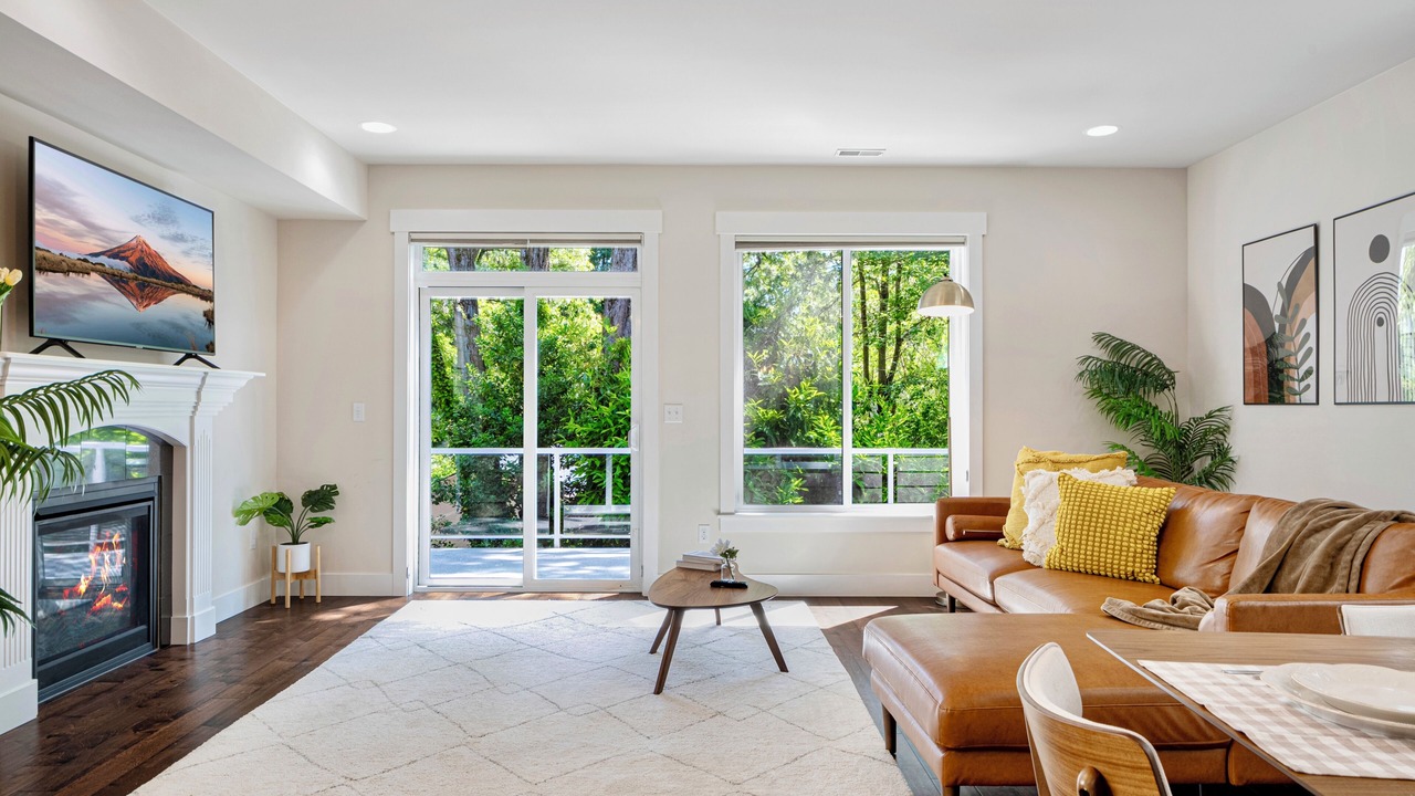 Photo of Livingroom in White Center