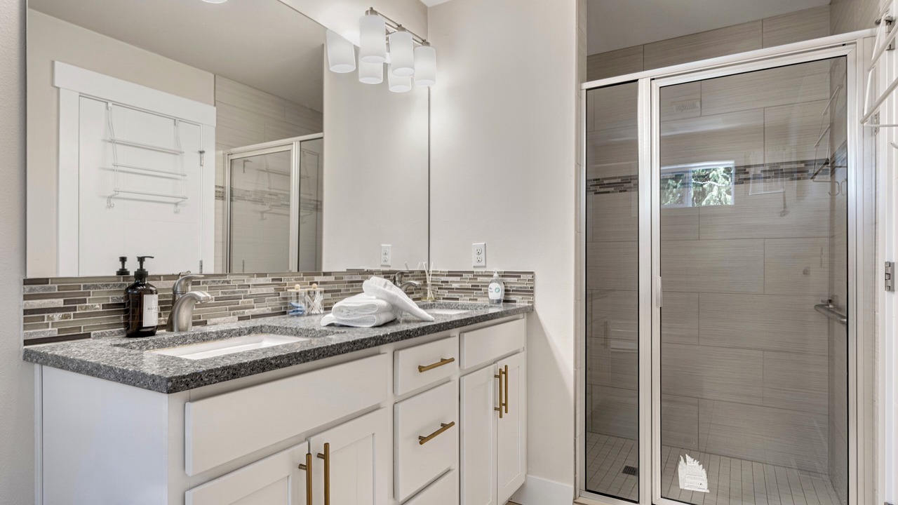 Photo of Bathroom in White Center