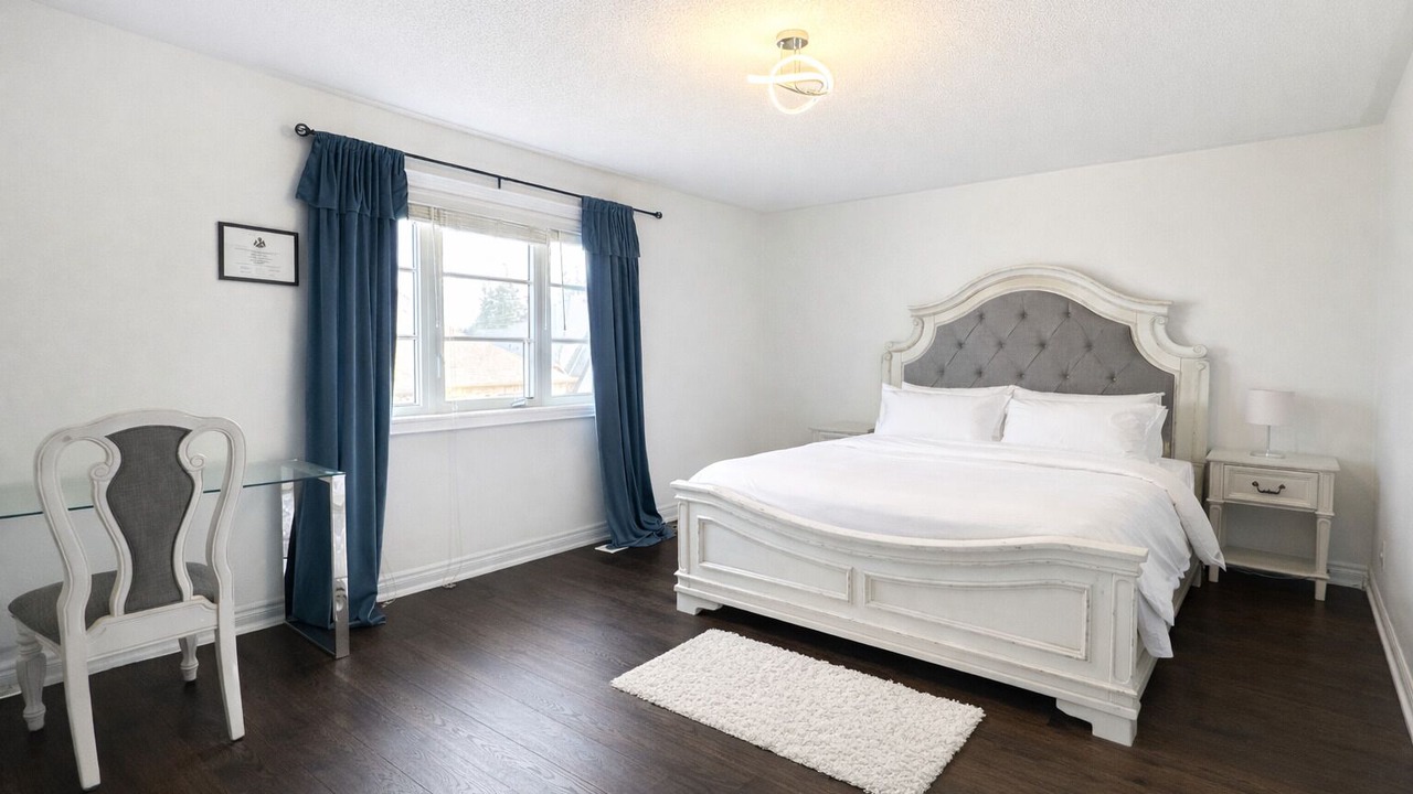 Photo of Bedroom in Richmond Hill