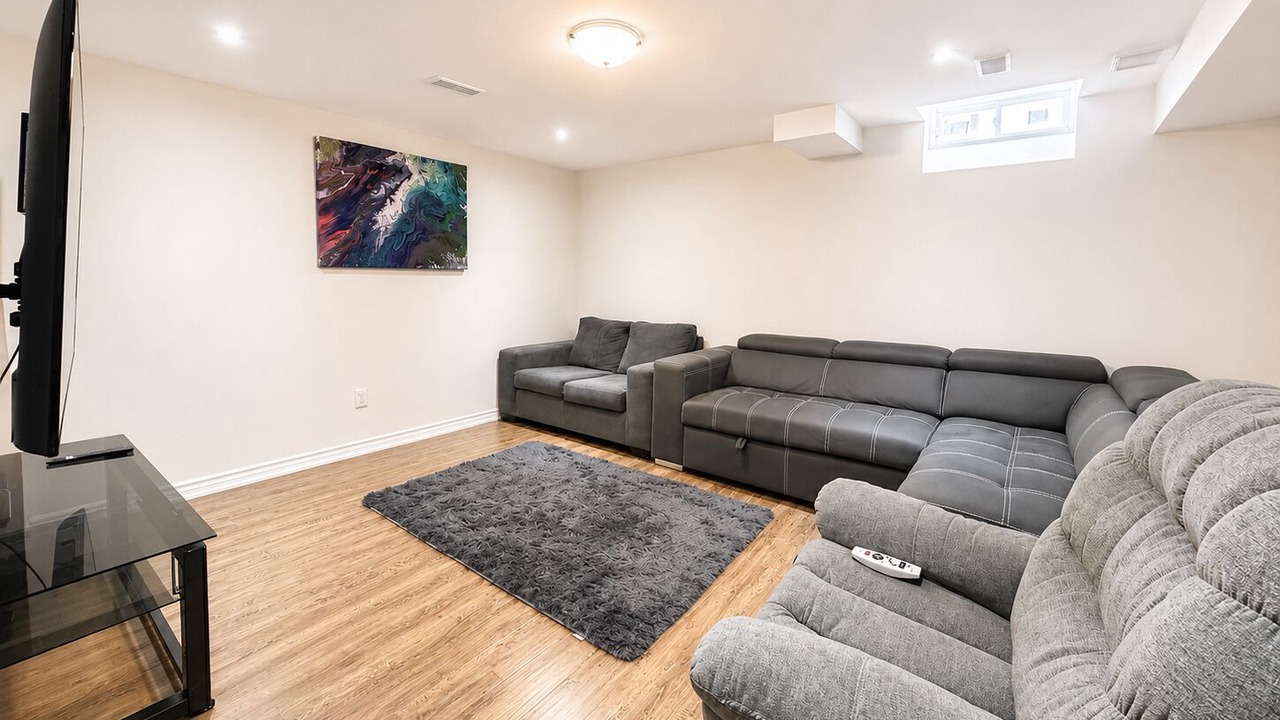 Photo of Livingroom in Richmond Hill