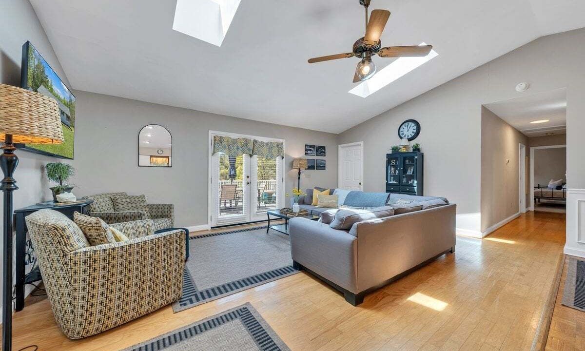 Photo of Livingroom in Goodview