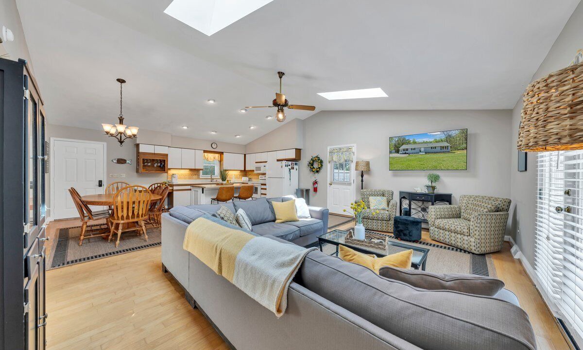 Photo of Livingroom in Goodview