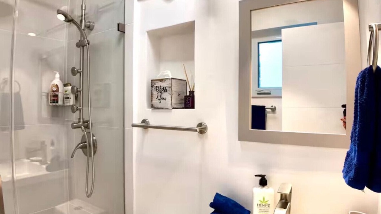 Photo of Bathroom in Citrus Isles