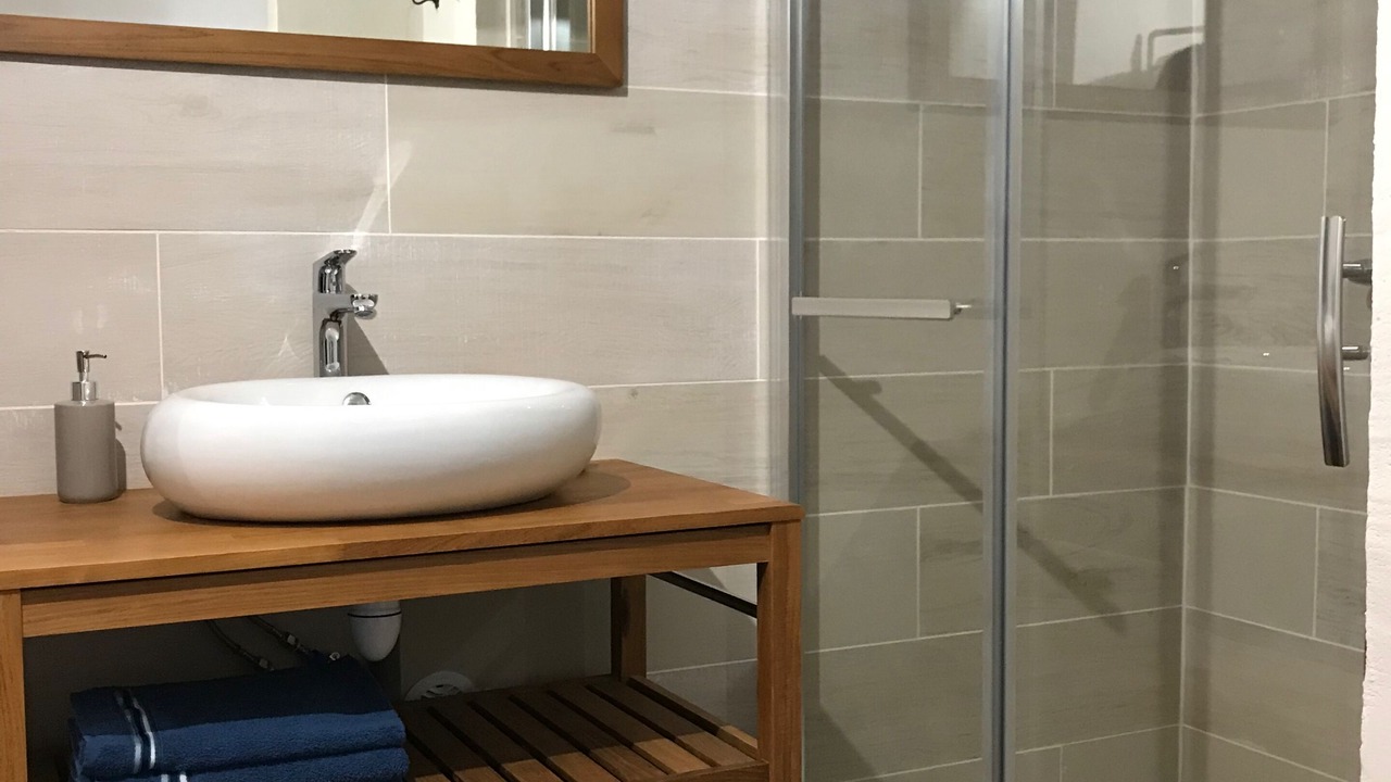 Photo of Bathroom in Vouvray