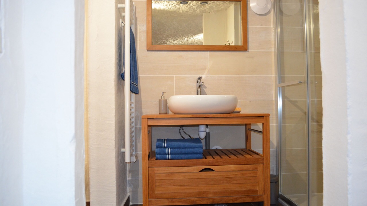 Photo of Bathroom in Vouvray