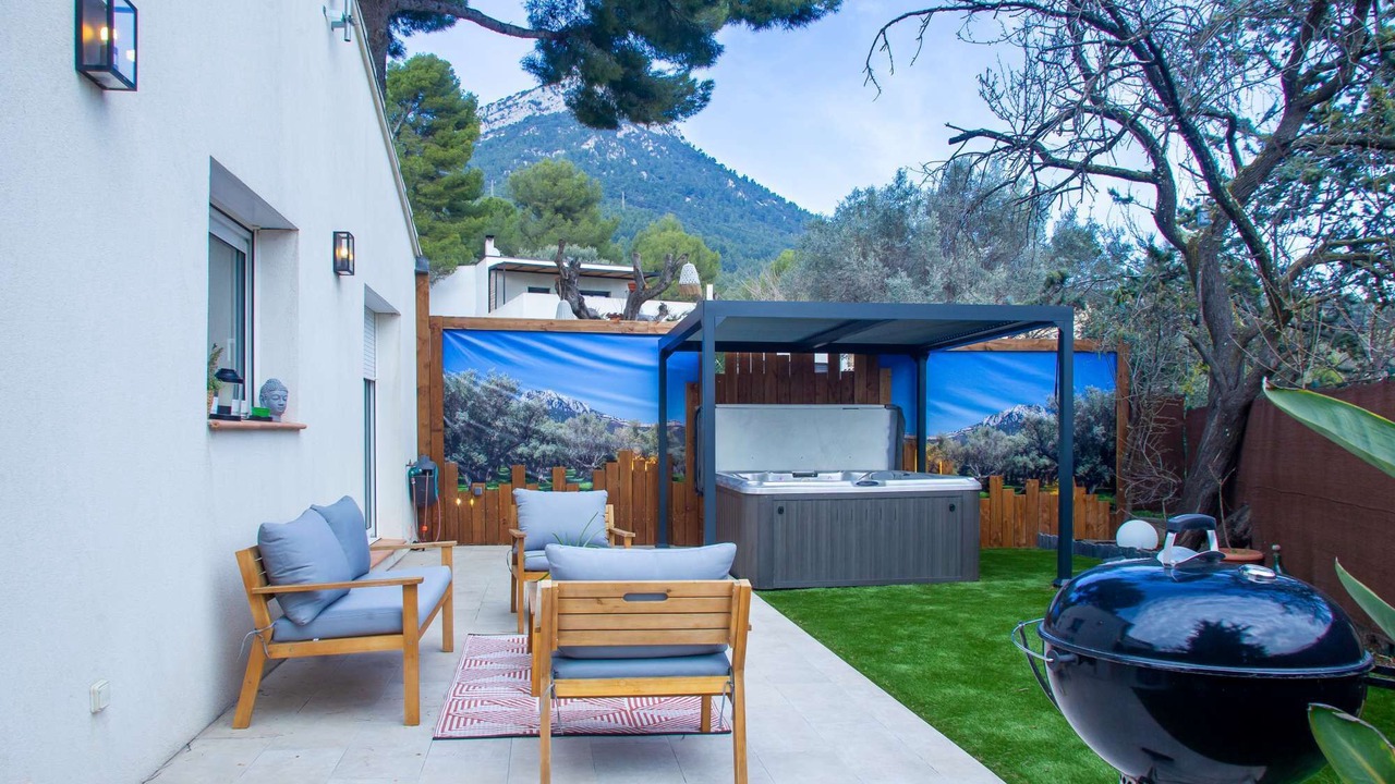 Photo of Patio Balcony in La Valette-du-Var