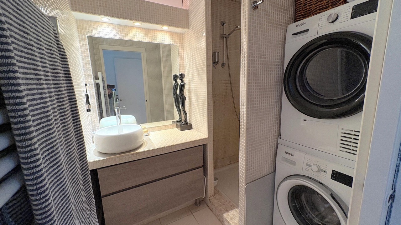 Photo of Bathroom in Issy-les-Moulineaux