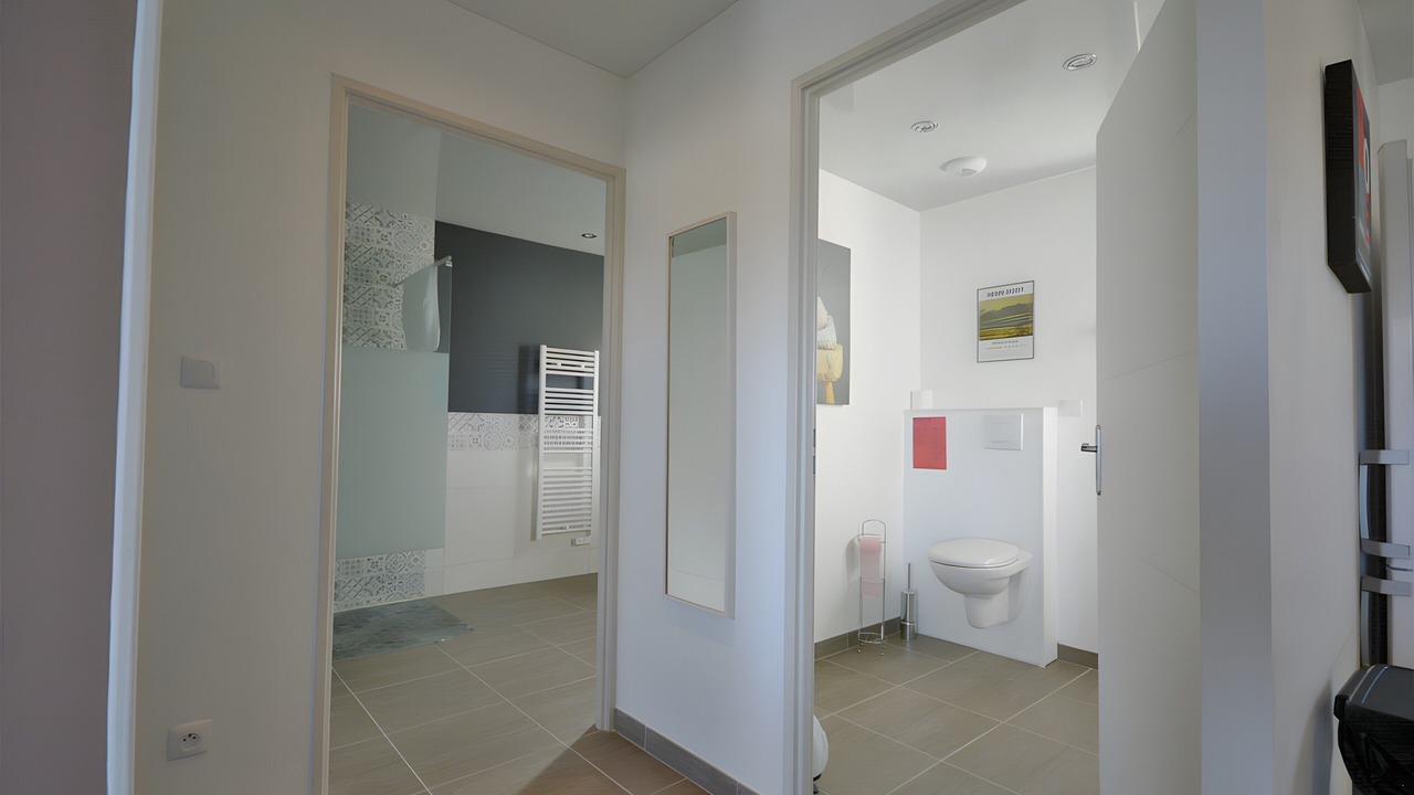 Photo of Bathroom in Saint-Quentin-en-Tourmont