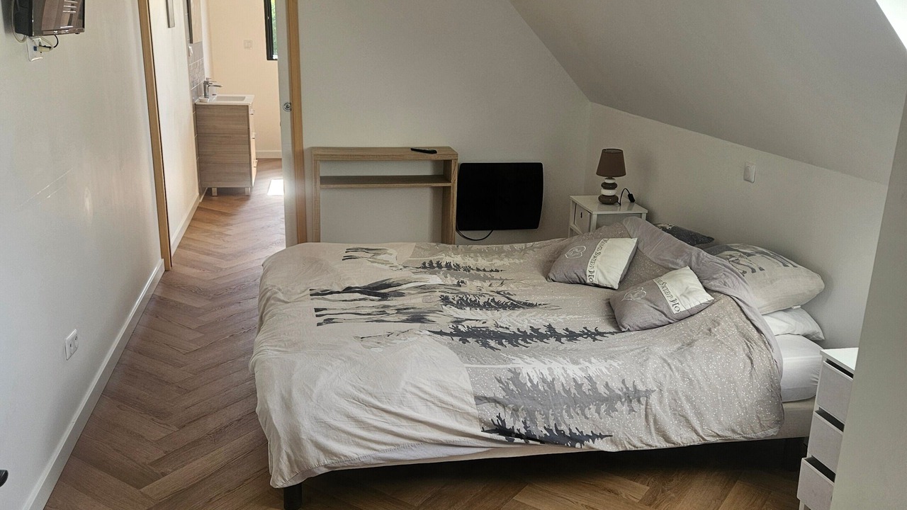 Photo of Bedroom in Saint-Quentin-en-Tourmont