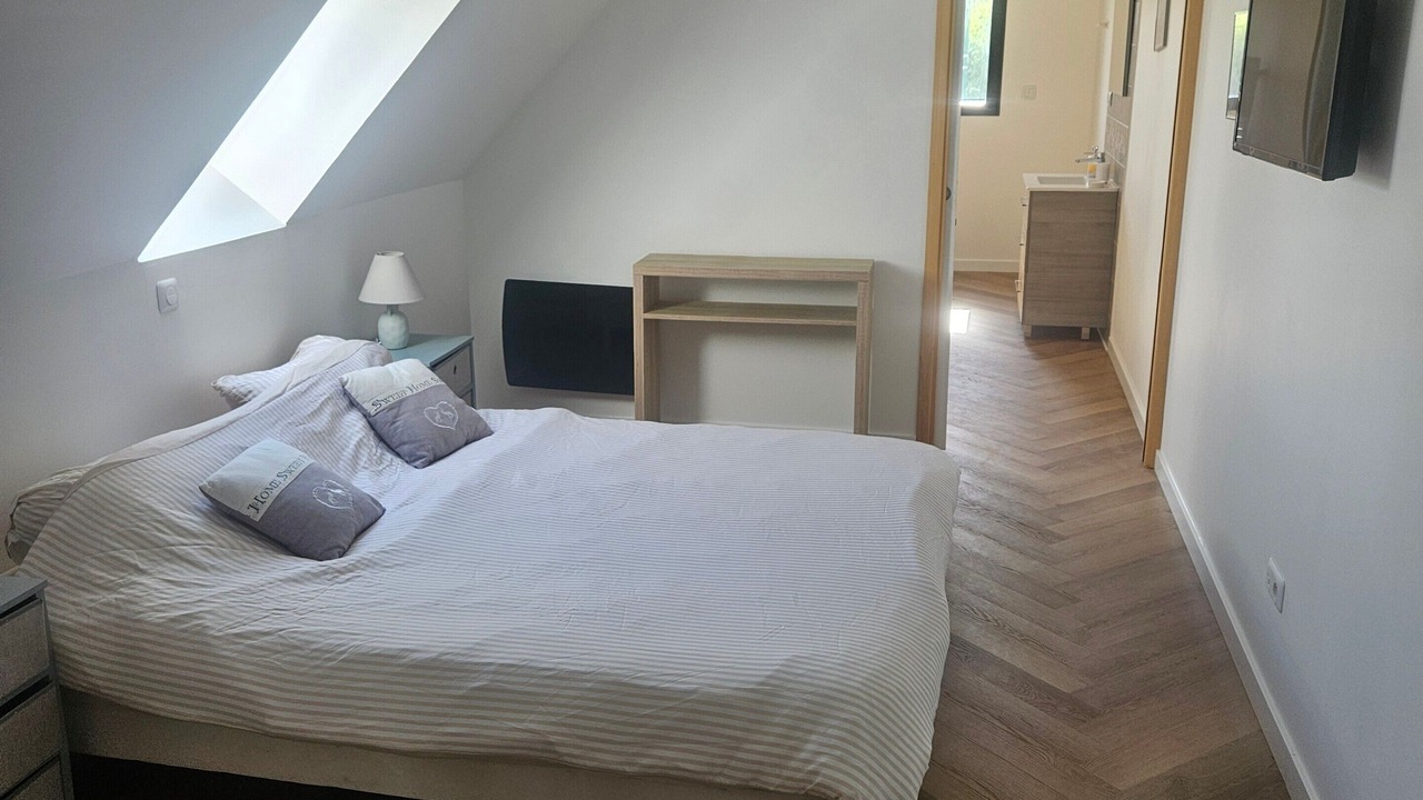 Photo of Bedroom in Saint-Quentin-en-Tourmont