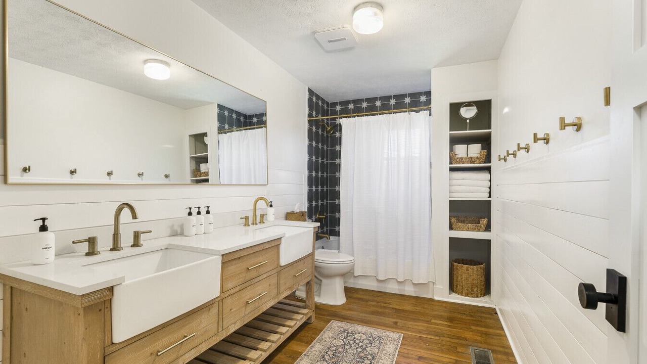 Photo of Bathroom in Raphine