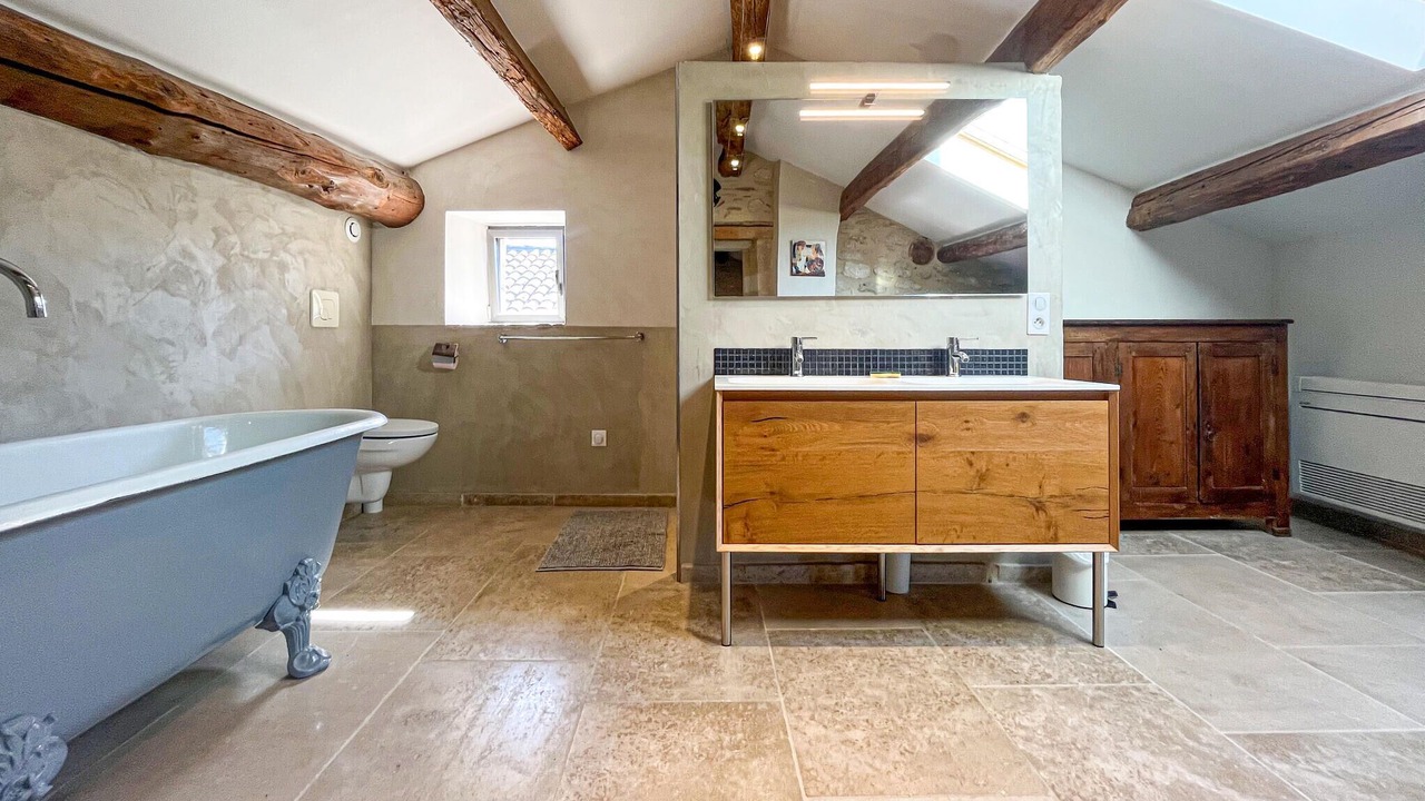 Photo of Bathroom in Saint-Hilaire-d'Ozilhan