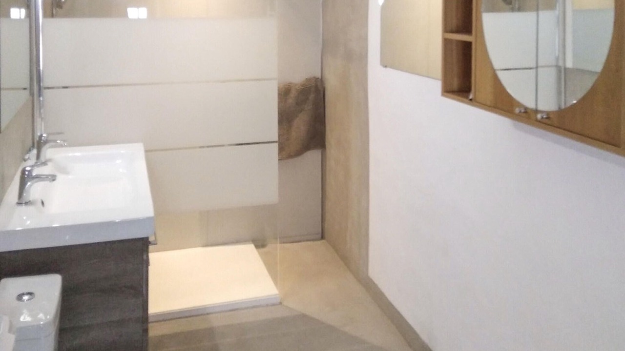Photo of Bathroom in Saint-Hilaire-d'Ozilhan