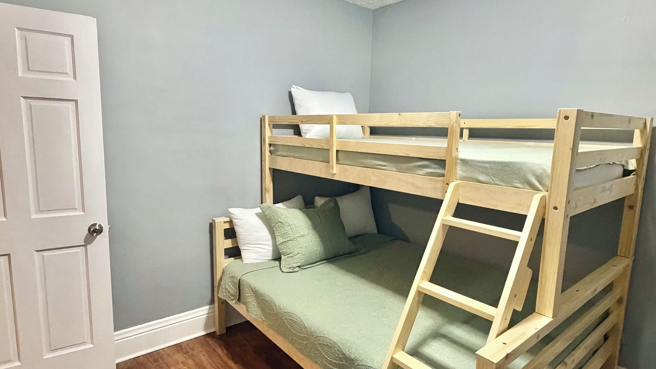 Photo of Bedroom in Utica