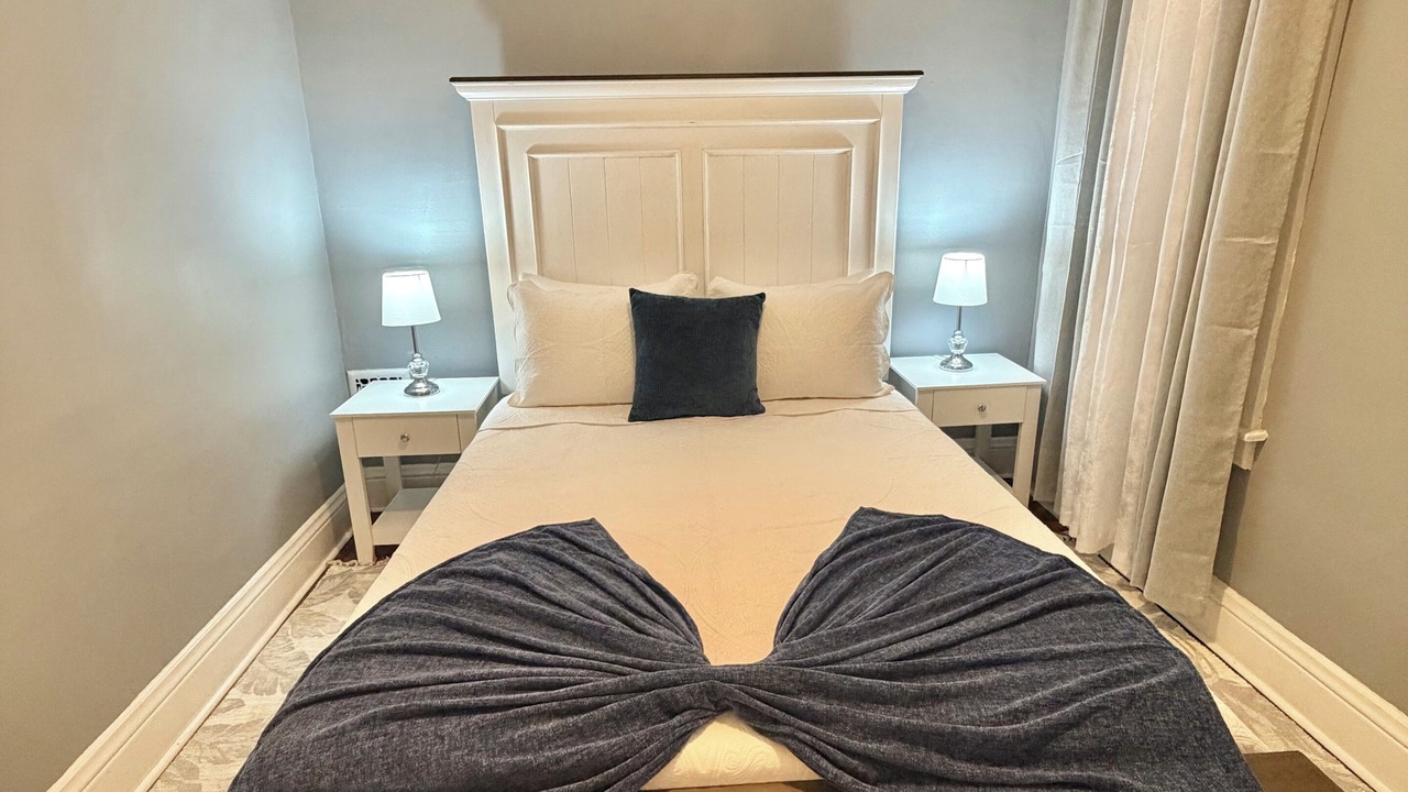 Photo of Bedroom in Utica