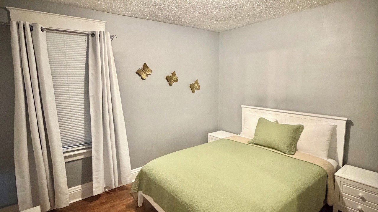 Photo of Bedroom in Utica