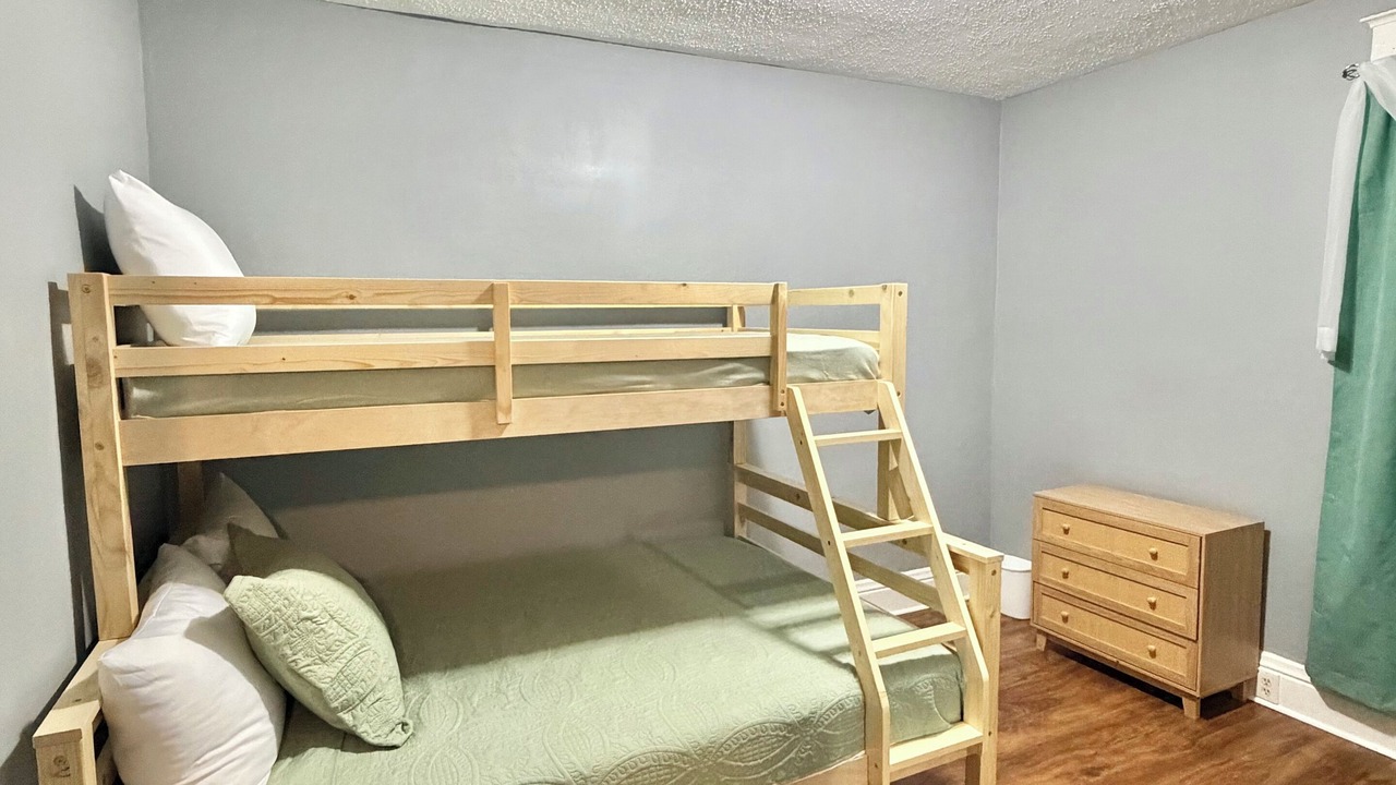 Photo of Bedroom in Utica