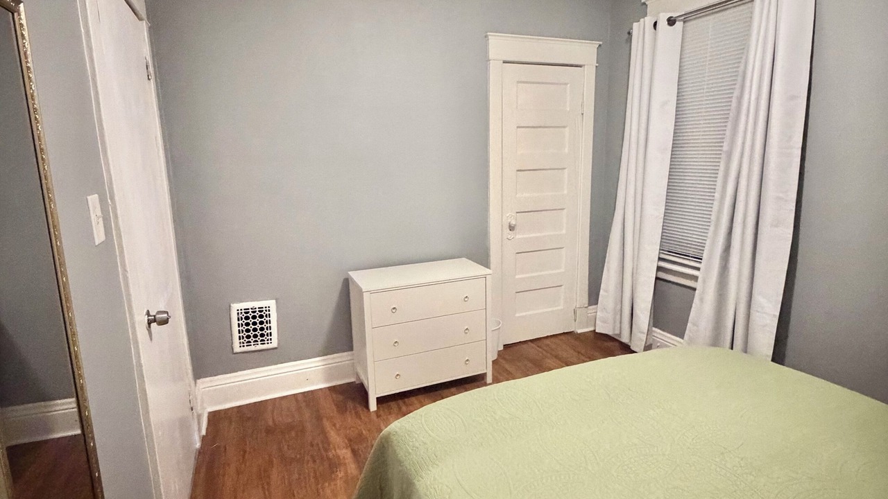 Photo of Bedroom in Utica