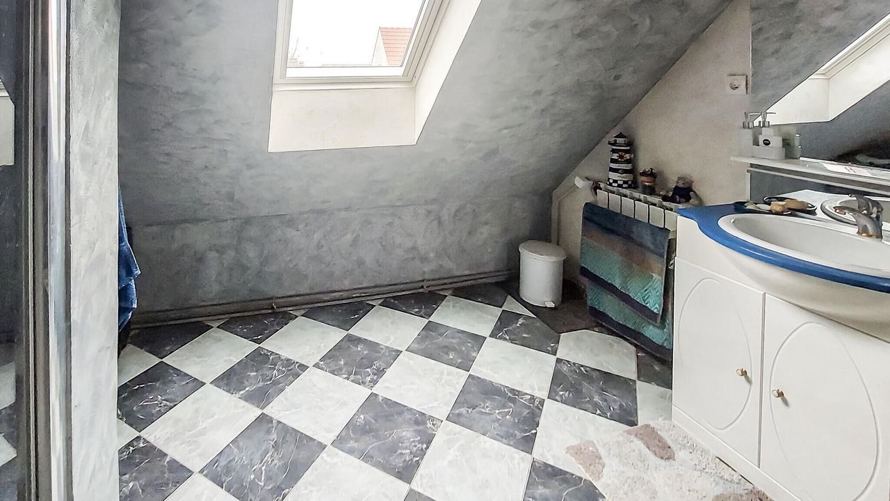 Photo of Bathroom in Compans