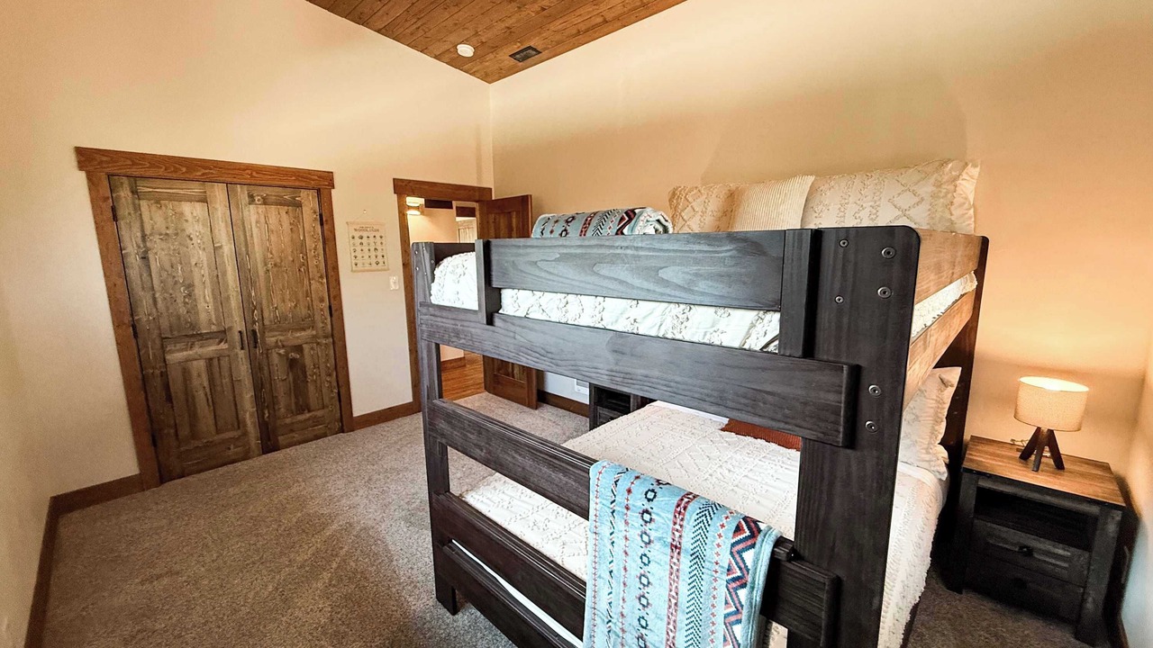 Photo of Bedroom in Martin City