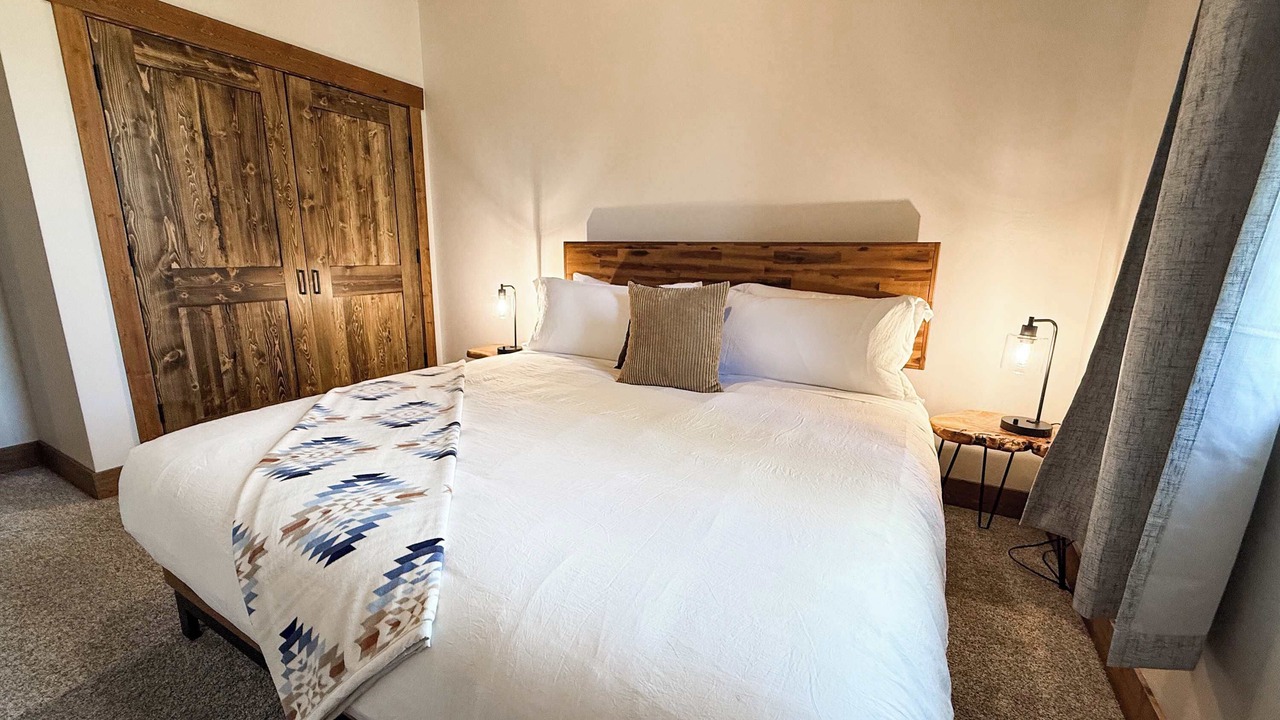 Photo of Bedroom in Martin City
