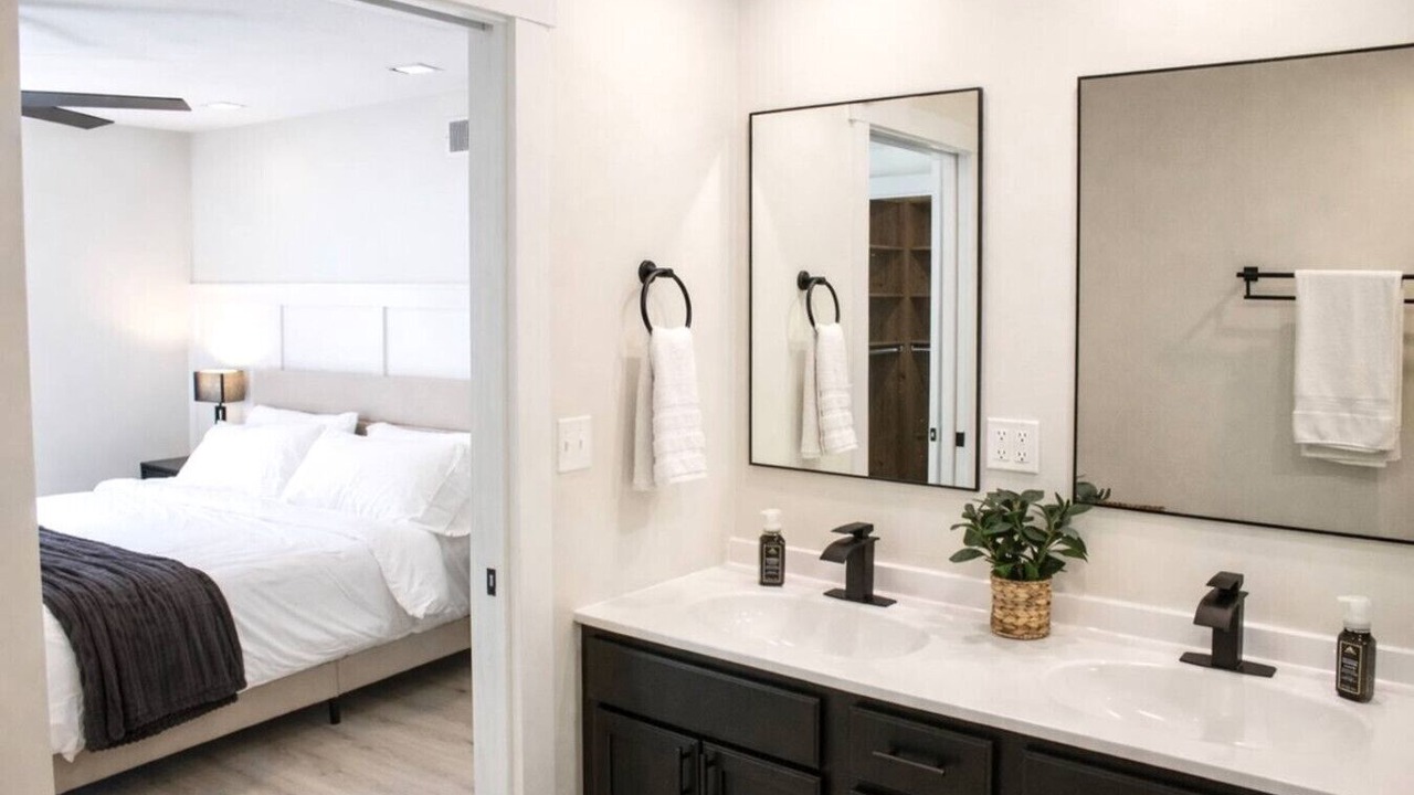 Photo of Bathroom in Sunnyland