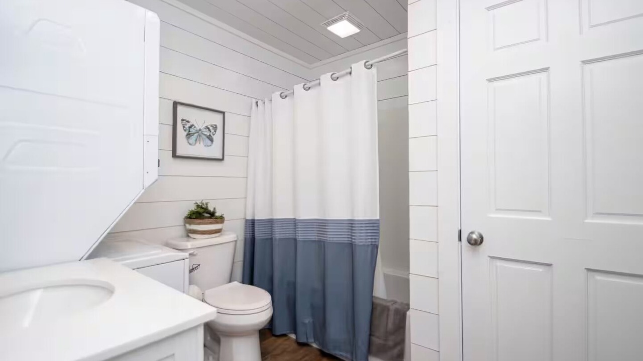 Photo of Bathroom in Newnata