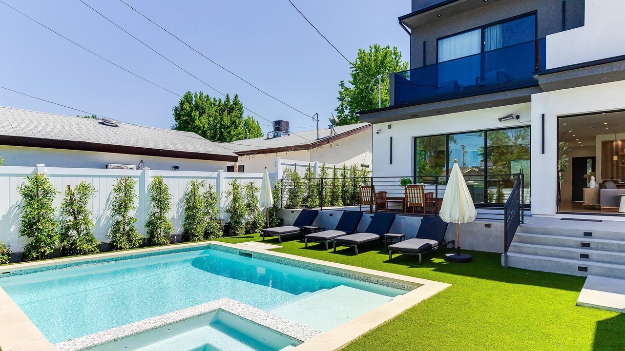 Photo of Outdoor in Encino