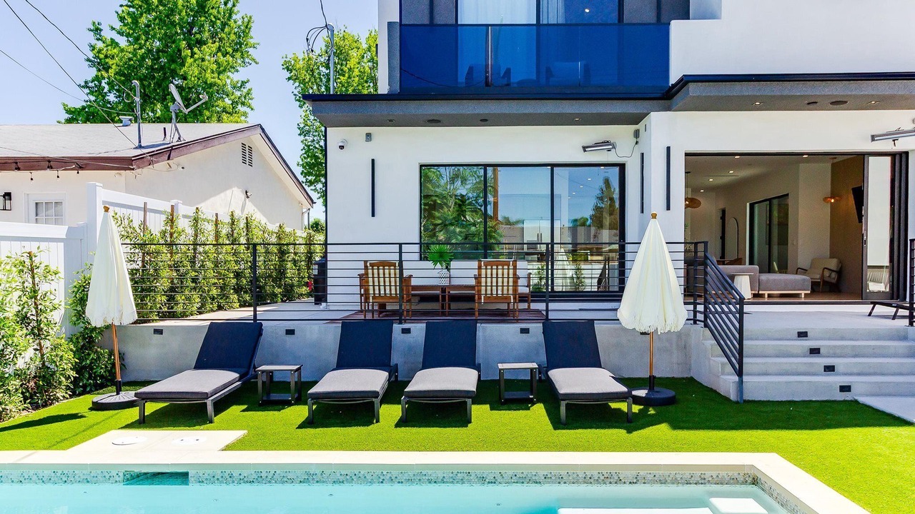 Photo of Outdoor in Encino