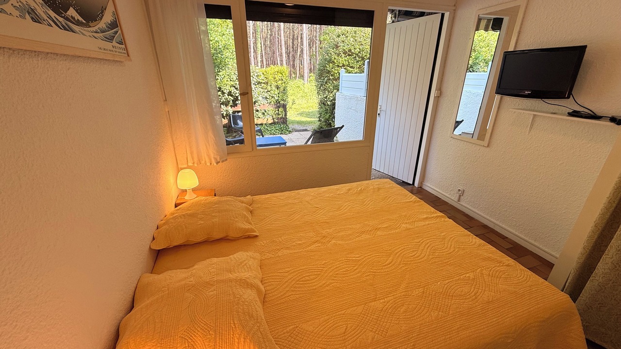 Photo of Bedroom in Lit-et-Mixe
